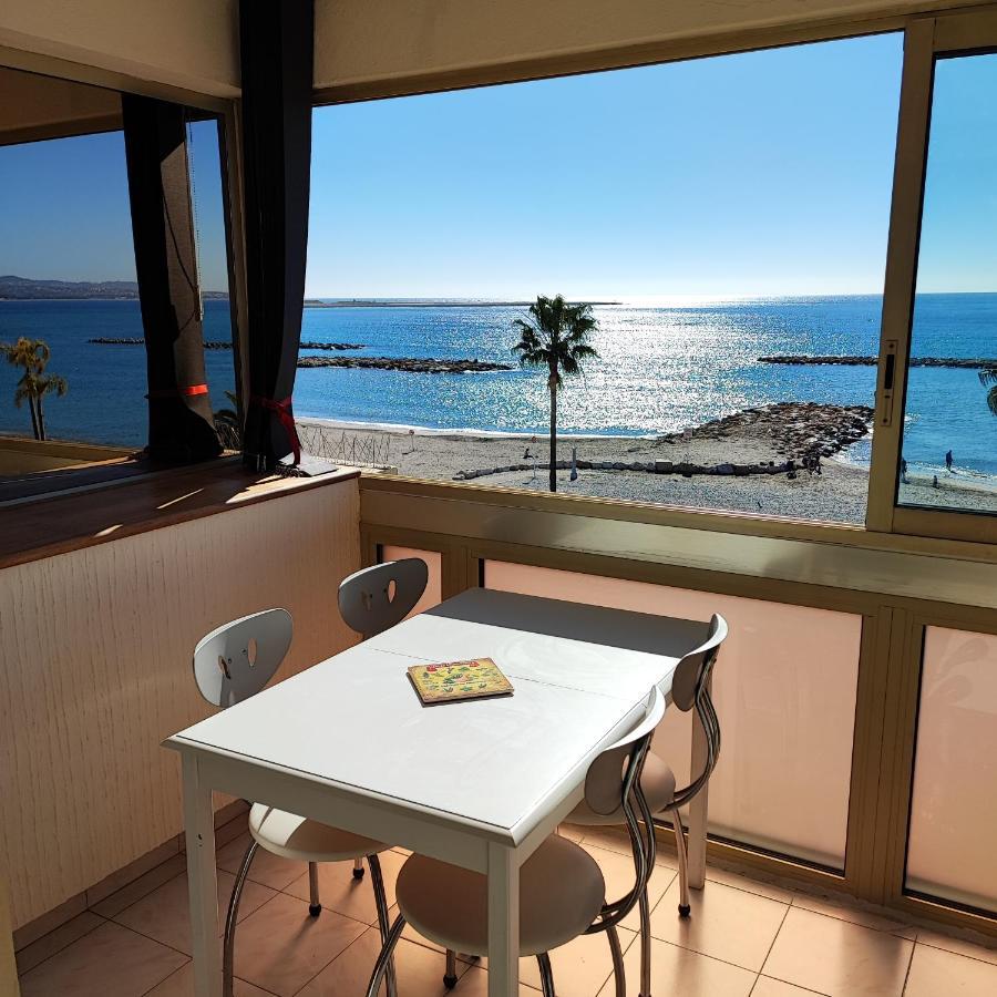 Grand Studio Bord De Mer- Acces Direct Aux Plages Saint-Laurent-du-Var Bagian luar foto